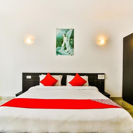 Capital O La Conceicao Grande Hotel Morjim Luaran gambar