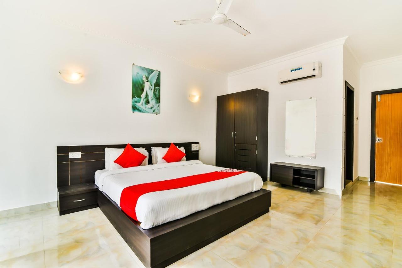 Capital O La Conceicao Grande Hotel Morjim Luaran gambar
